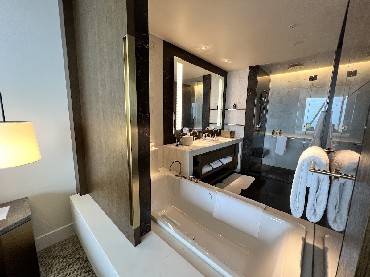 The Ritz-Carlton — photo 2